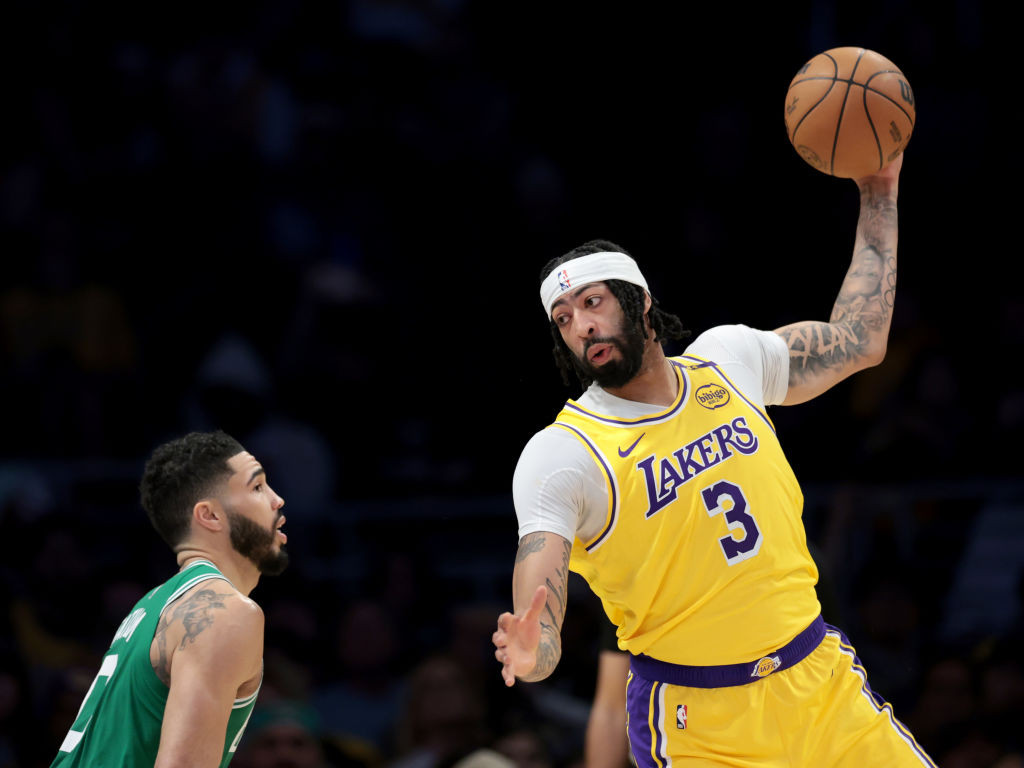 Lakers Berhasil Lumat Celtics di Pertemuan Pertama Musim ini!