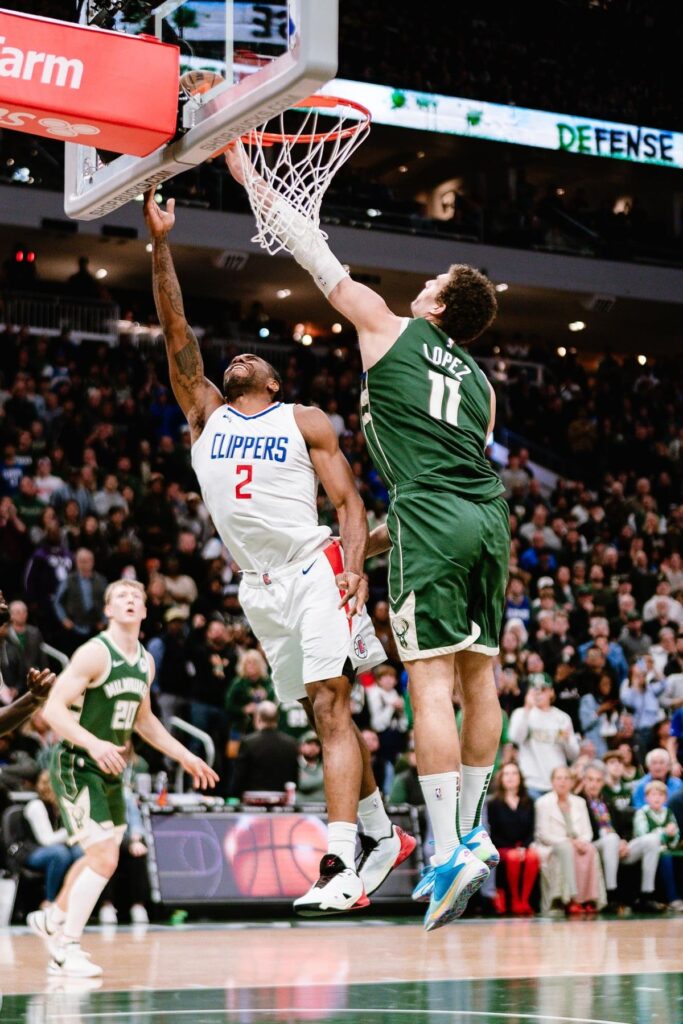 Buck Jadi Bulan Bulanan Clippers